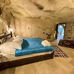 Takunya Cave 호텔