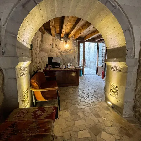 Takunya Cave Hotel *