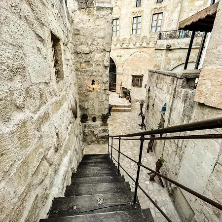 Takunya Cave Hotel *