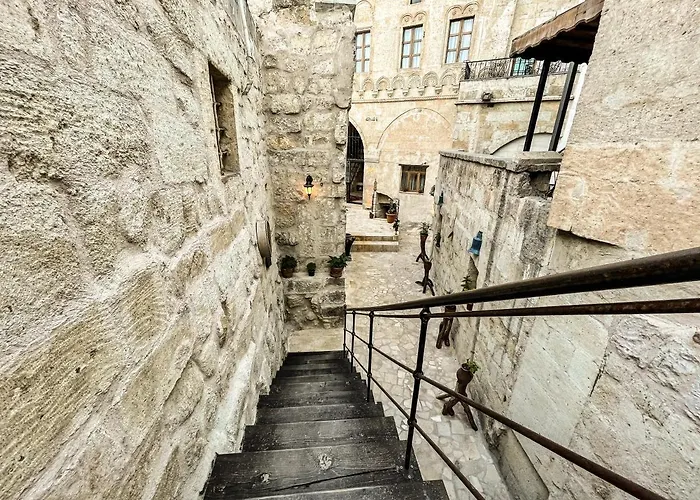 Takunya Cave Hotel *