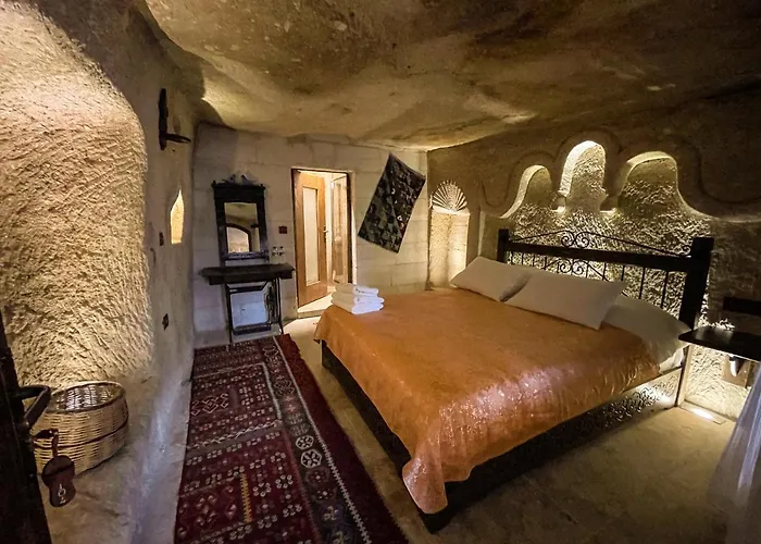 Hotel Takunya Cave *